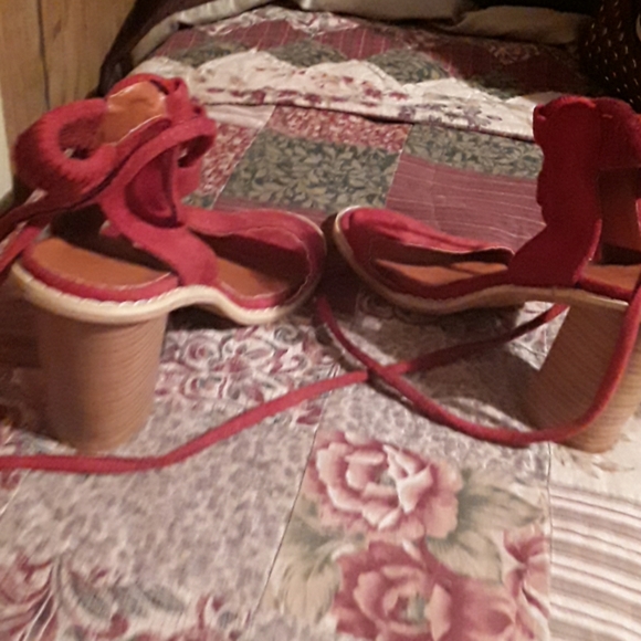 Heals - Picture 3 of 4